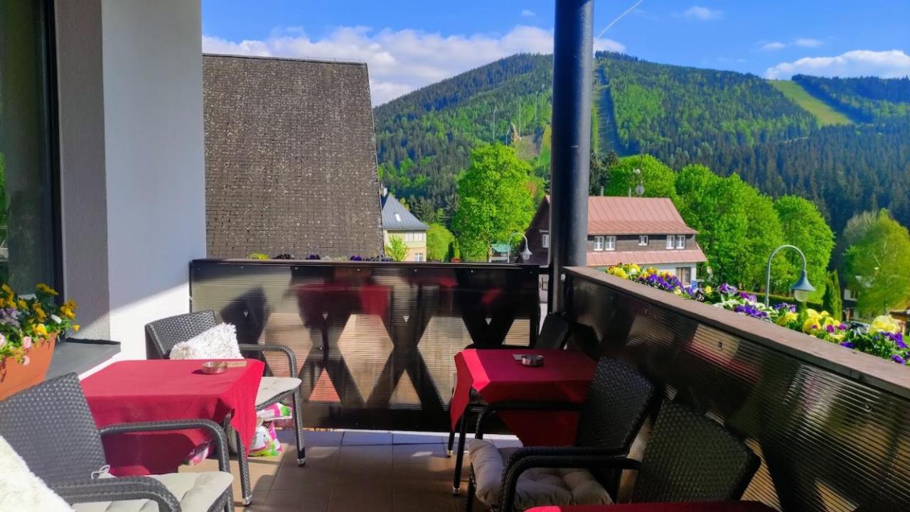 Grand Harrachov Pension V Centru Екстер'єр фото