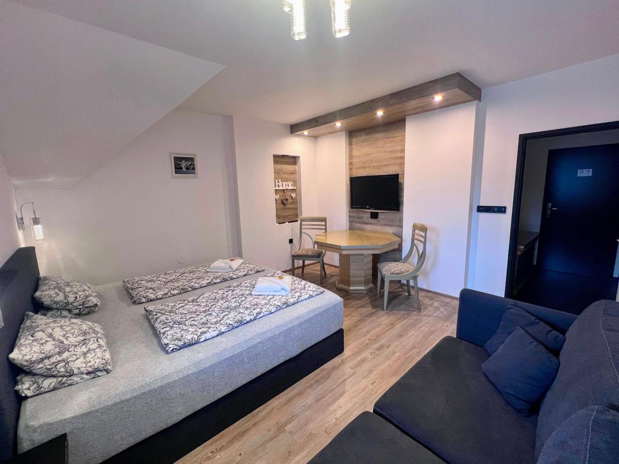 Grand Harrachov Pension V Centru Екстер'єр фото