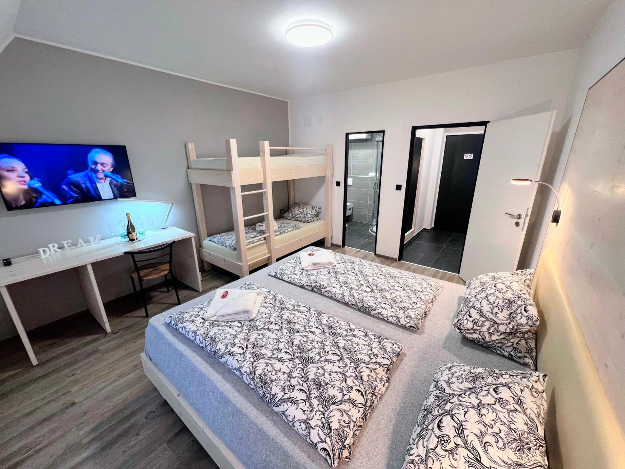 Grand Harrachov Pension V Centru Екстер'єр фото